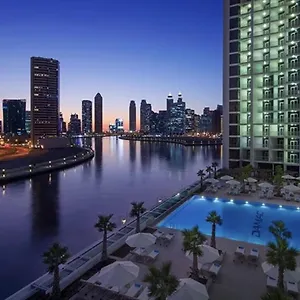 Luxury With A Canal View دبي
